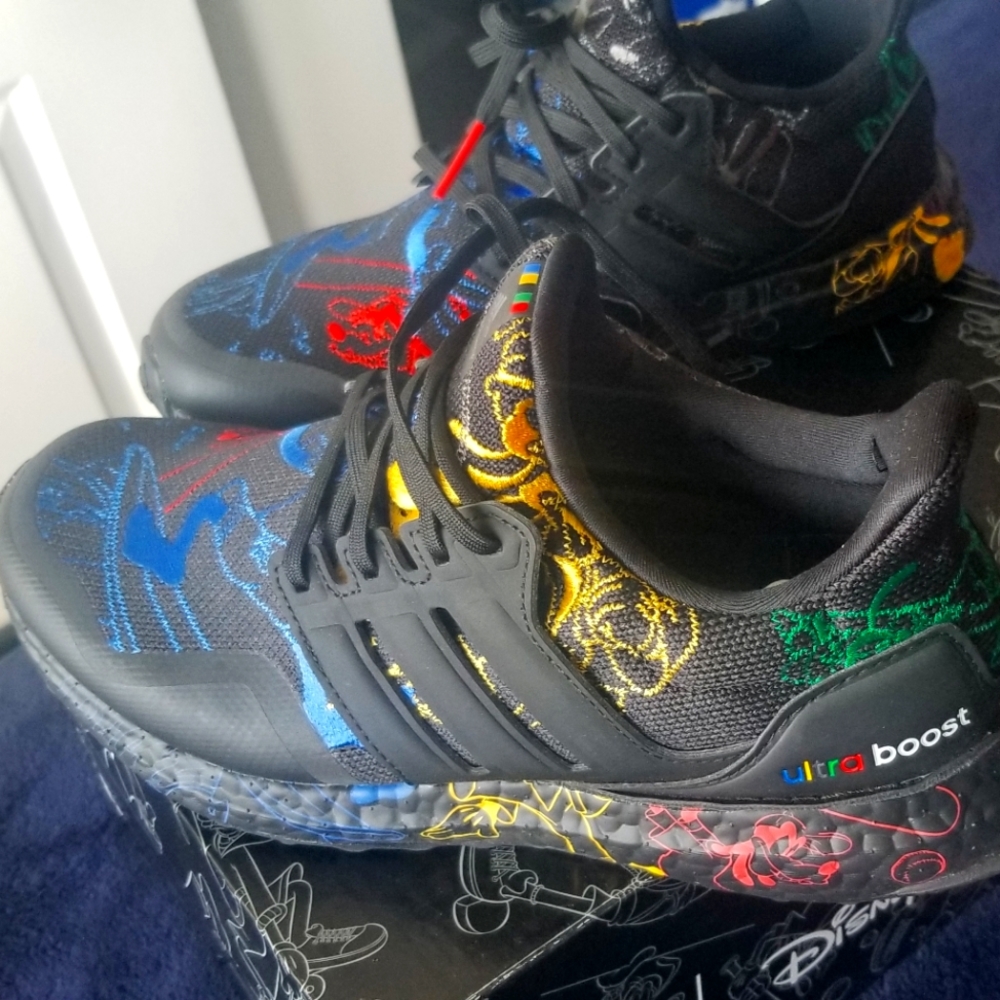 Disney X ULTRABOOST "Goofy"